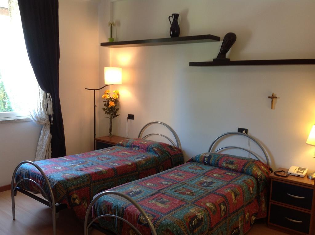 Ospitalita San Tommaso D'Aquino Hotel Bologna Room photo