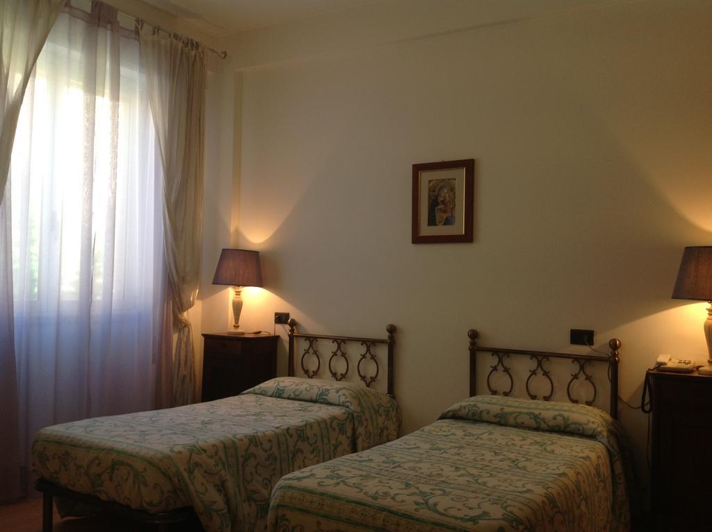 Ospitalita San Tommaso D'Aquino Hotel Bologna Room photo